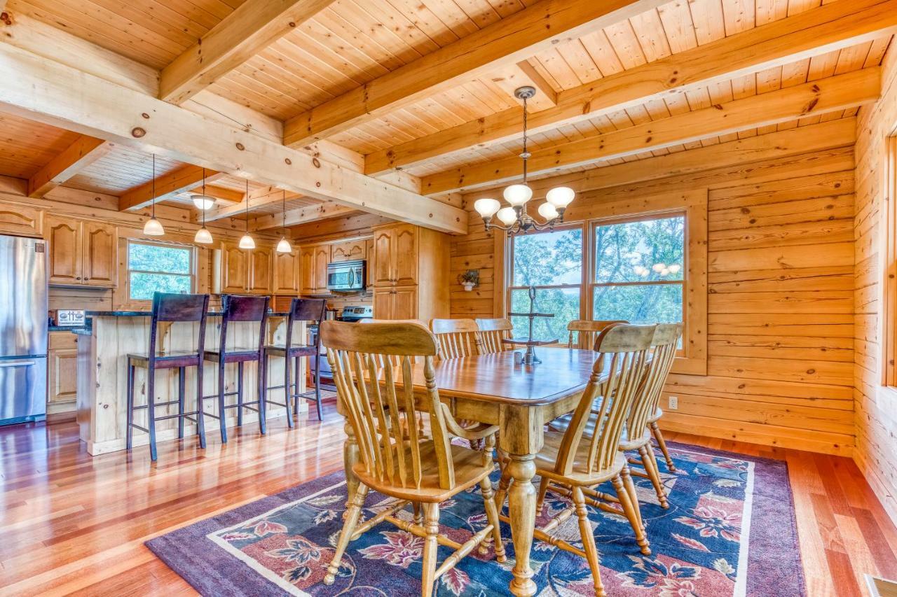 Majestic Lakefront Lodge Sevierville Esterno foto