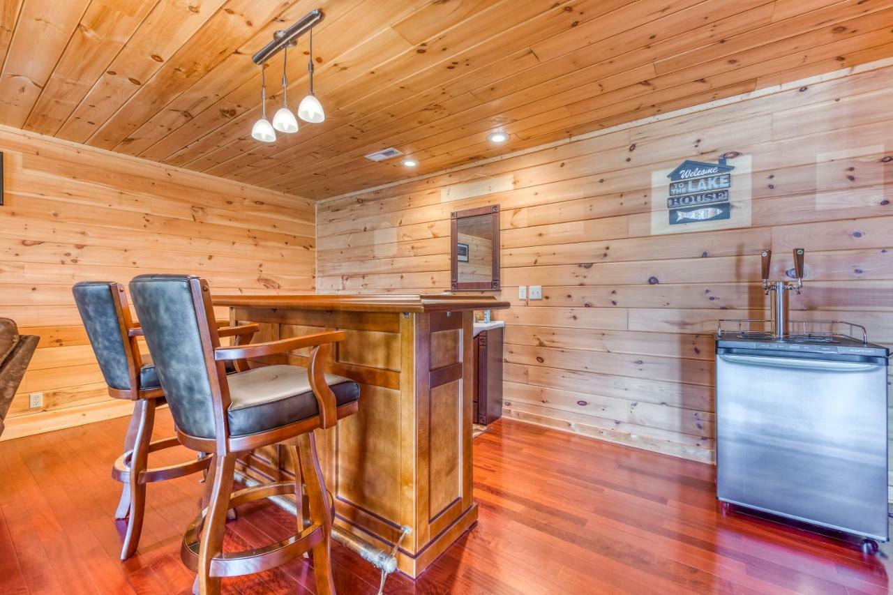 Majestic Lakefront Lodge Sevierville Esterno foto