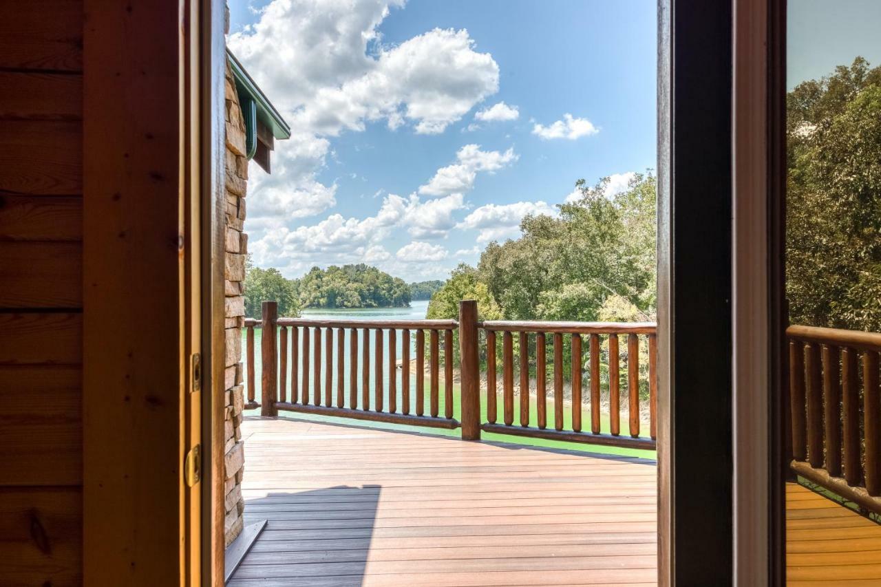 Majestic Lakefront Lodge Sevierville Esterno foto