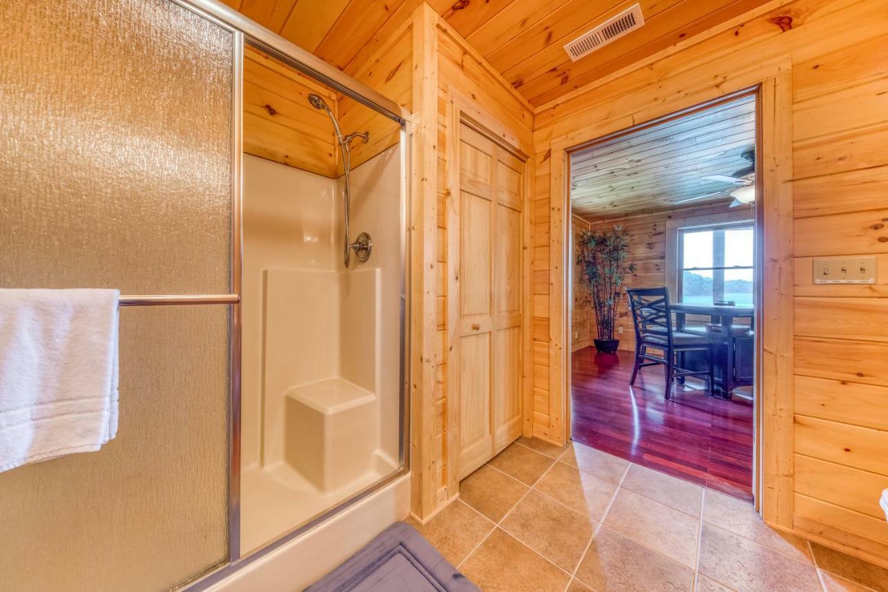 Majestic Lakefront Lodge Sevierville Esterno foto