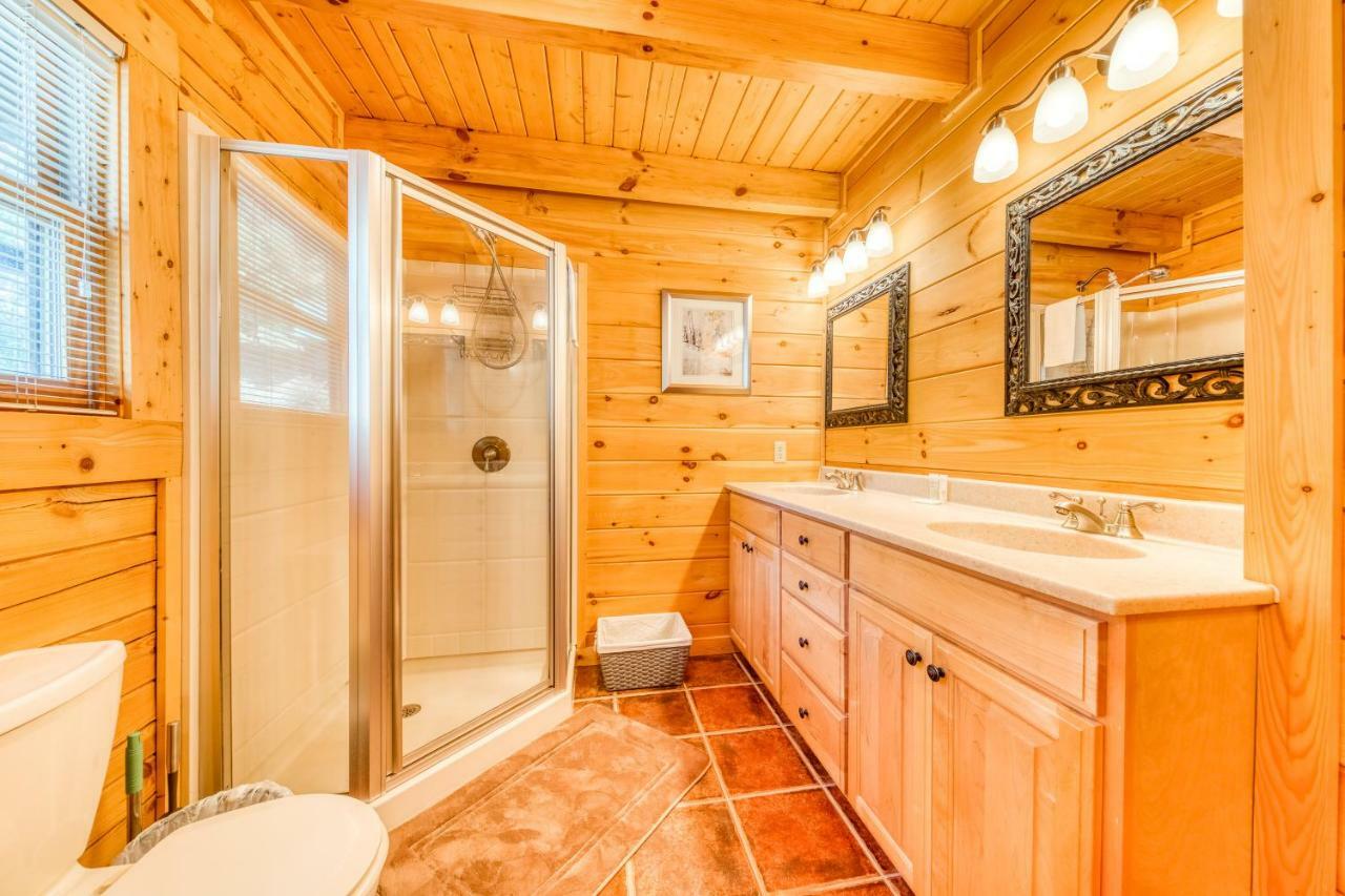 Majestic Lakefront Lodge Sevierville Esterno foto