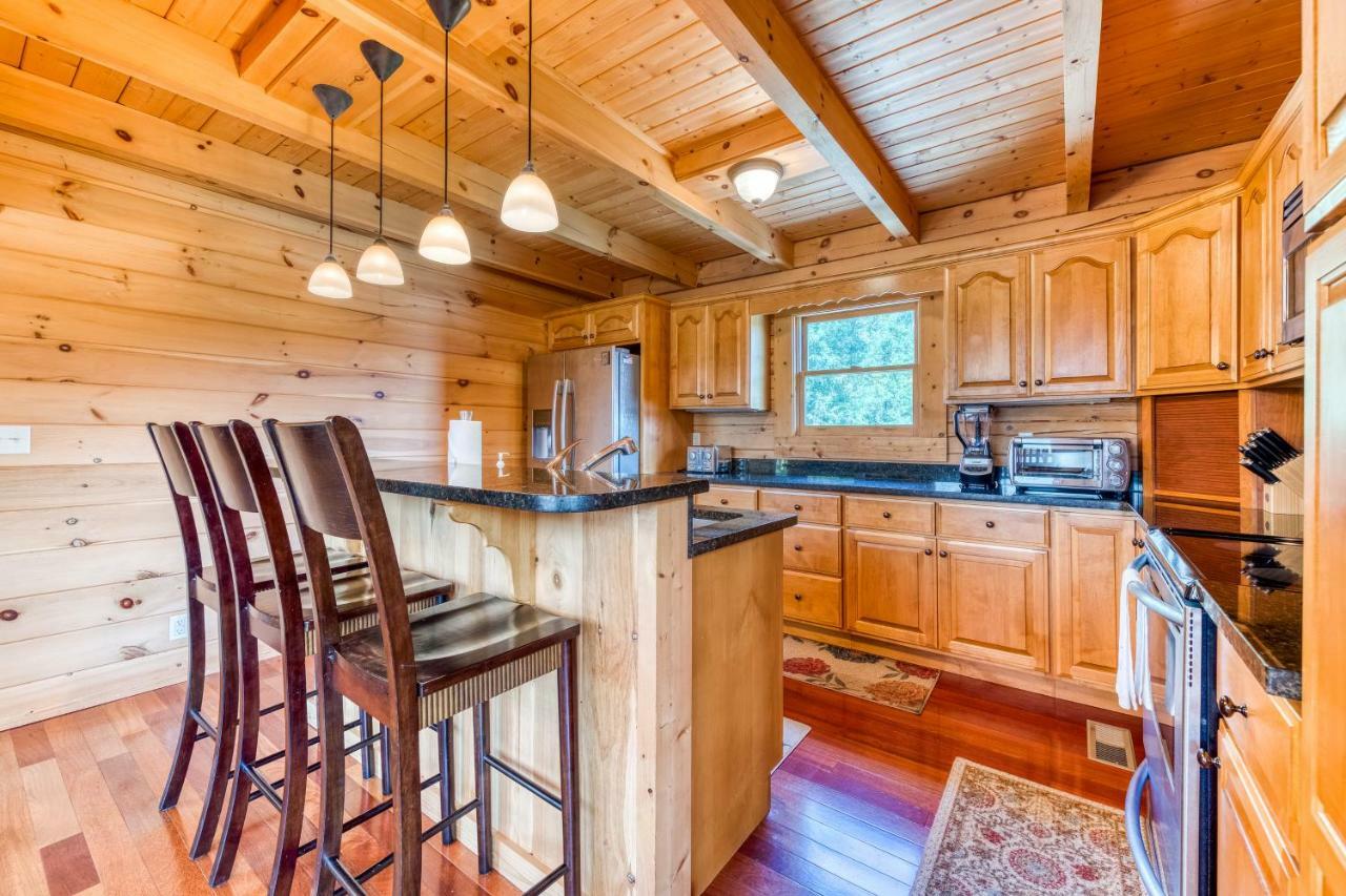 Majestic Lakefront Lodge Sevierville Esterno foto